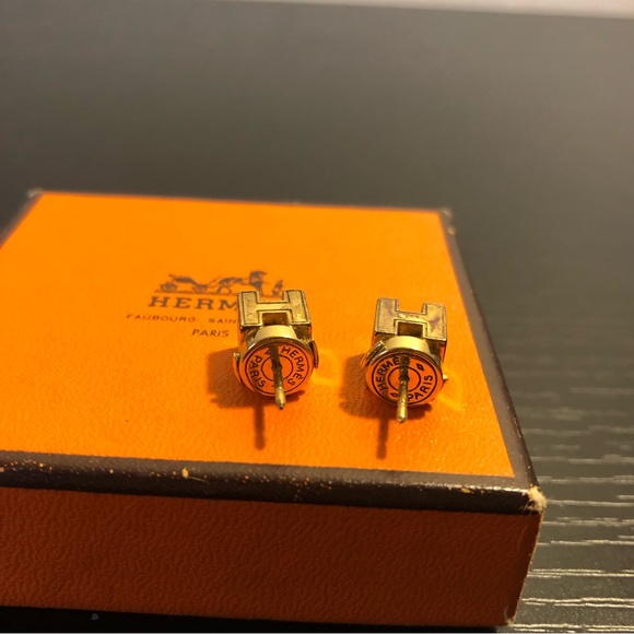 Hermes Stud Square Cube H Logo White Enamel Pierced Post Earrings Gold - Picture 4 of 5